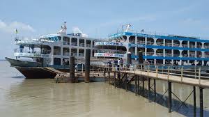 হাতিয়ার সঙ্গে সারা দেশের নৌ যোগাযোগ বন্ধ