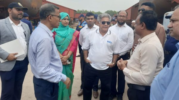 “জাহাজ নির্মাণ শ্রমিকদের কর্ম ক্ষেত্রে নিরাপত্তা নিশ্চিতে কাজ করছে সরকার”