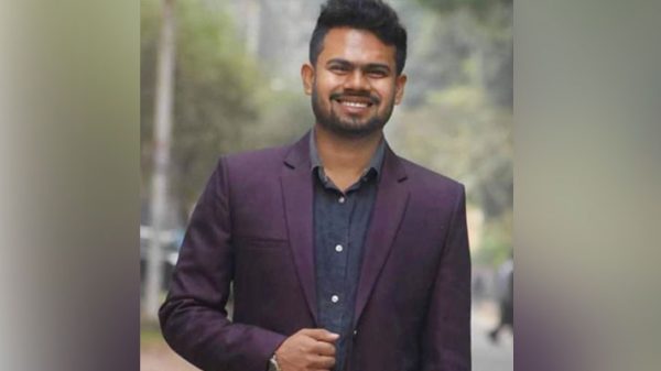 সার্টিফিকেট তুলতে এসে ছাত্রলীগ নেতা আটক