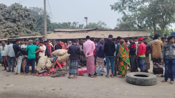 শিবগঞ্জে সড়ক দুর্ঘটনায় যুবকের মৃত্যু