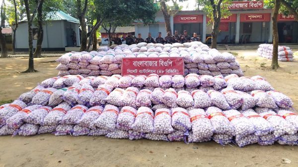 সুনামগঞ্জে কোটি টাকা মূল্যের চোরাই মালামাল আটক