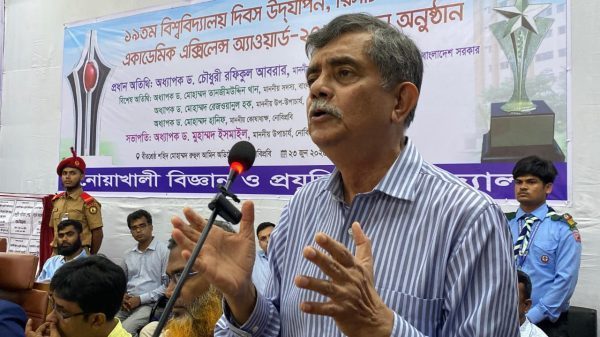 পঙ্কিল রাজনীতি বিশ্ববিদ্যালয় চত্ত্বরে আনবেন না: শিক্ষা উপদেষ্টা