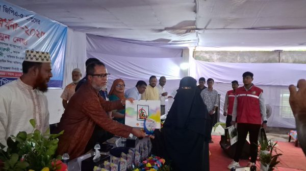 চাটখিলে প্রশাসনের আয়োজনে কৃতী শিক্ষার্থীদের সংবর্ধনা