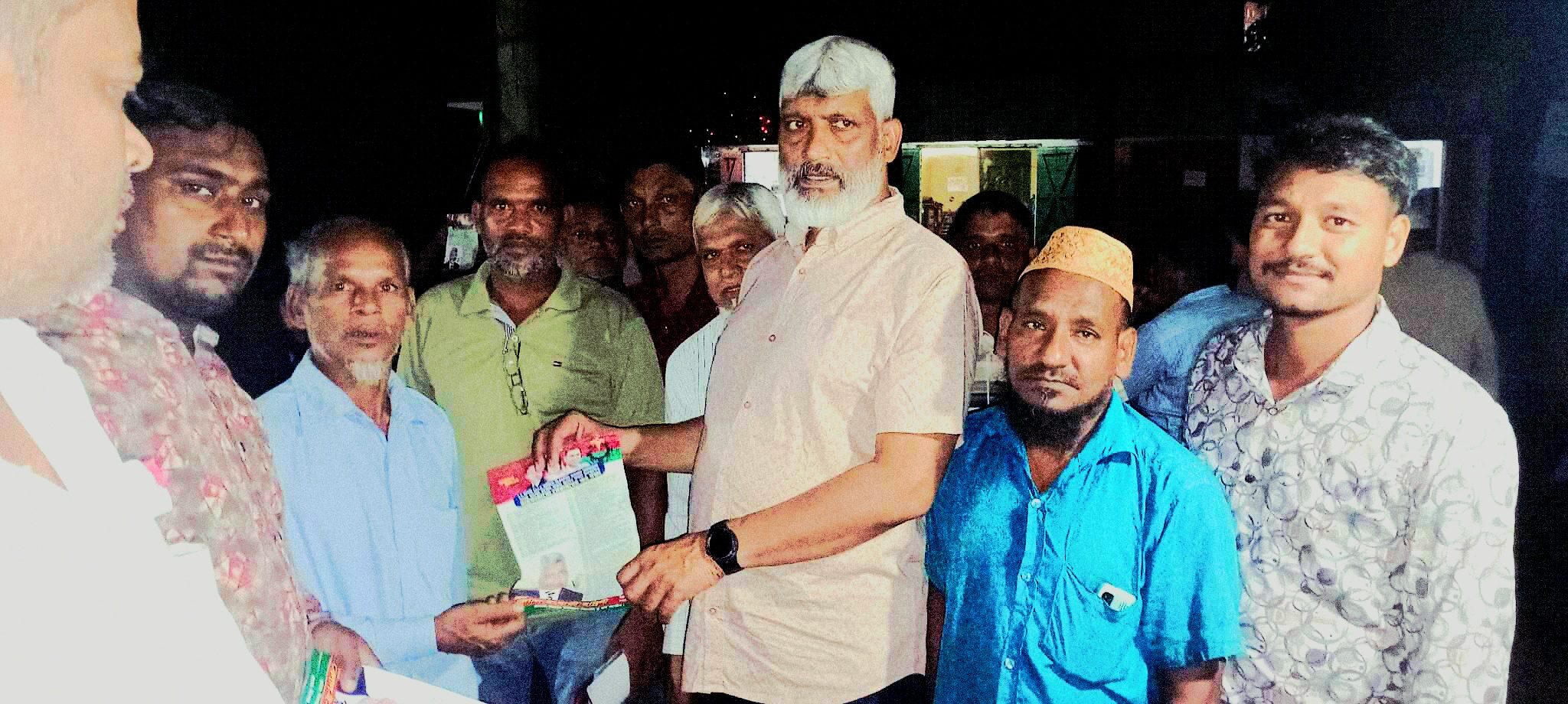 তারেক রহমানের ৩১ দফা বাস্তবায়নে শিবগঞ্জে লিফলেট বিতরণ