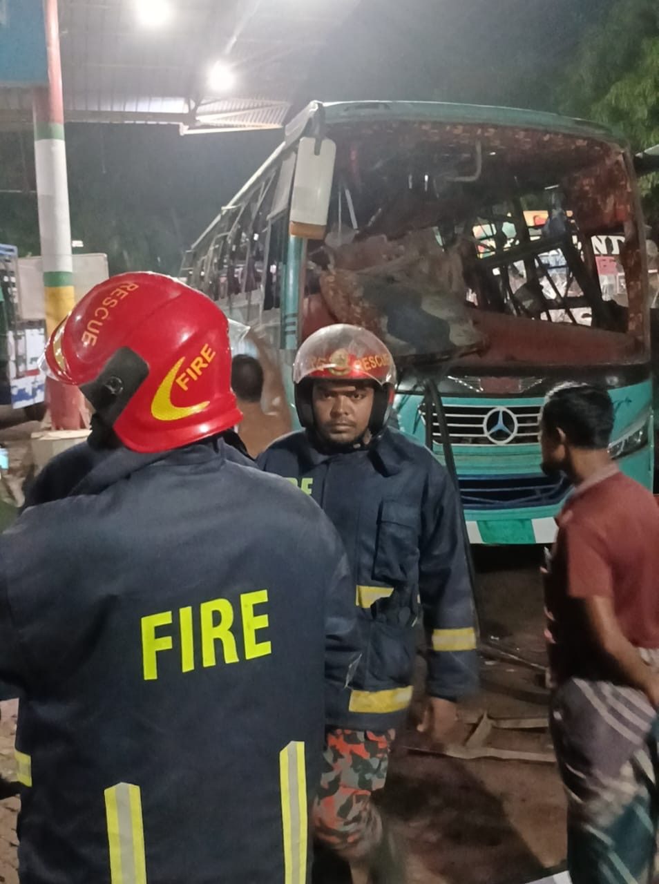 নোয়াখালীতে বাসে গ্যাস নেওয়ার সময় সিলিন্ডার বিস্ফোরনে আহত ৪