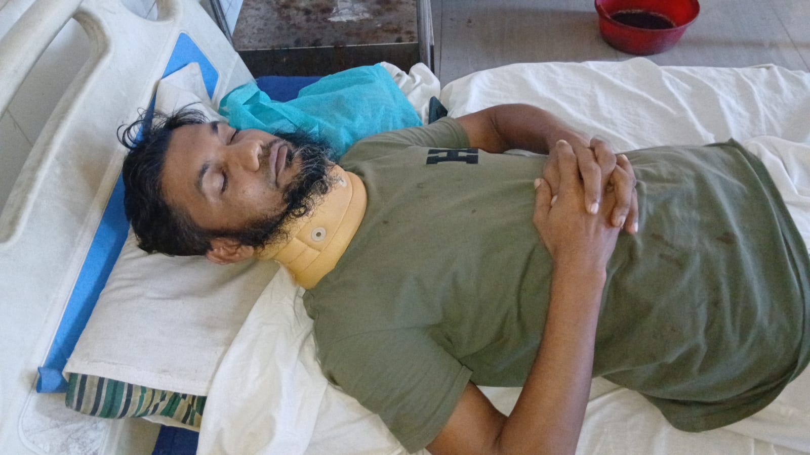 নোয়াখালীর সোনাইমুড়ীতে তুচ্ছ ঘটনাকে কেন্দ্র করে হাতাহাতি