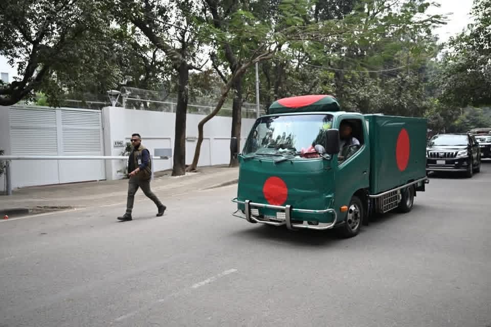 লাল-সবুজ পতাকায় মোড়ানো একটি গাড়ির কথা ভাবলেই বুকটা ভারী হয়ে আসে: শেখ ফরিদ