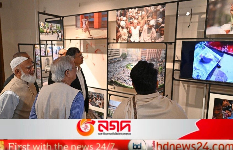 জুলাই গণ-অভ্যুত্থান স্মৃতি জাদুঘর পরিদর্শনে প্রধান উপদেষ্টা