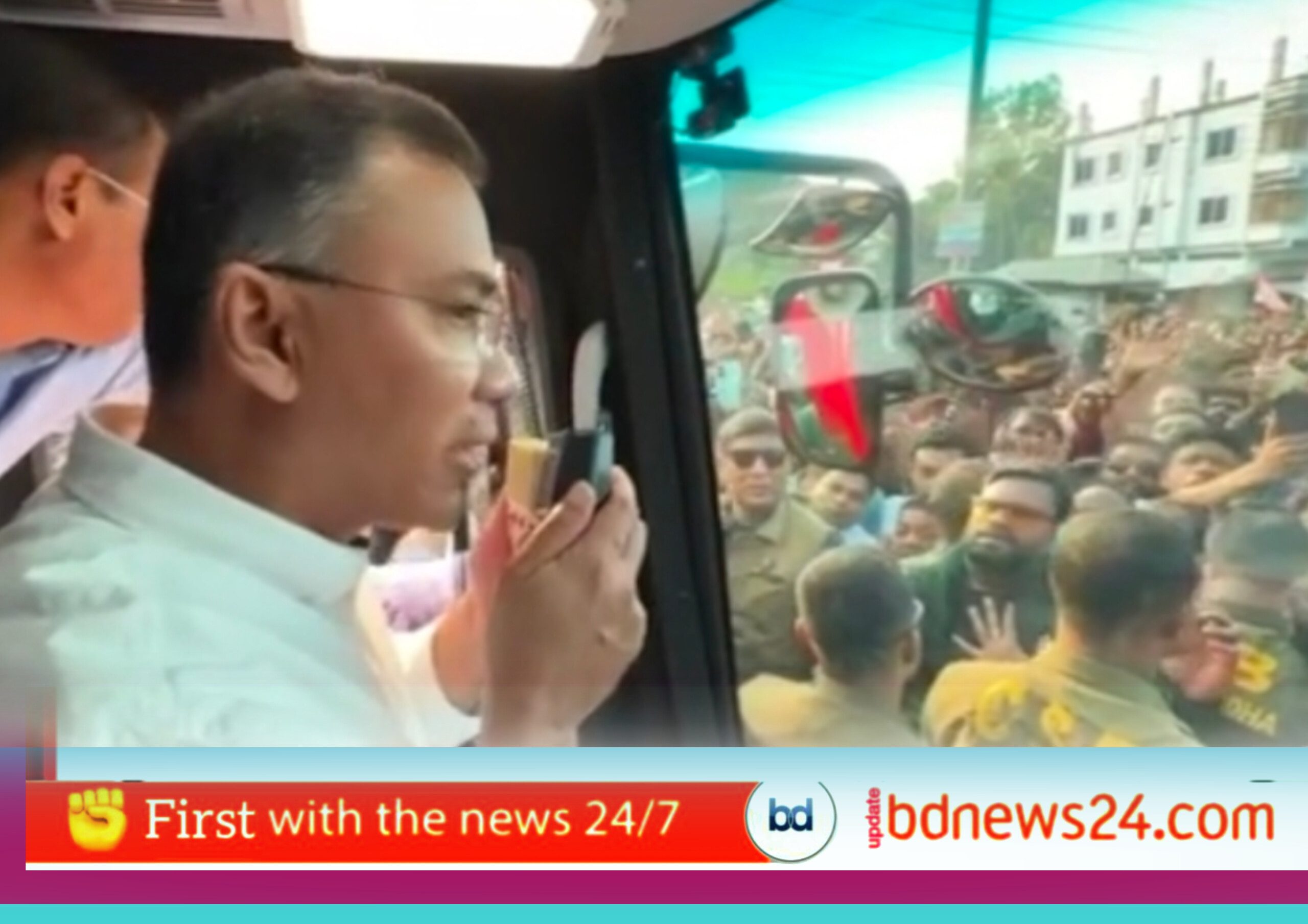 ঢাকা-রংপুর মহাসড়কের দুই পাশে মানুষের ঢল শহীদ আবু সাঈদের বাড়িতে তারেক রহমান