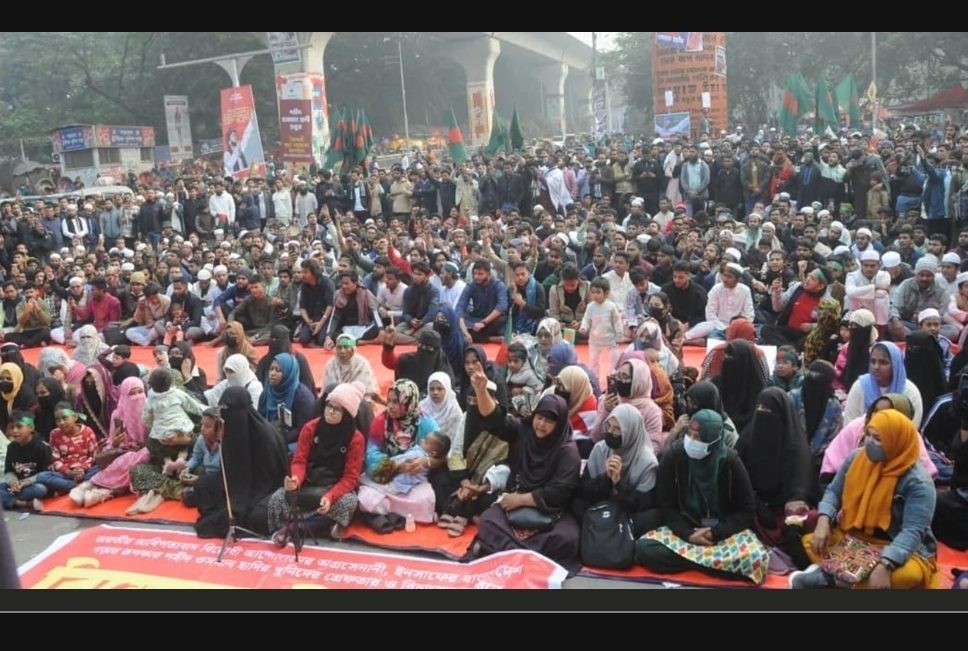 হাদি হত্যার বিচার না হওয়া পর্যন্ত রাজপথে থাকার ঘোষণা ;ইনকিলাব মঞ্চ