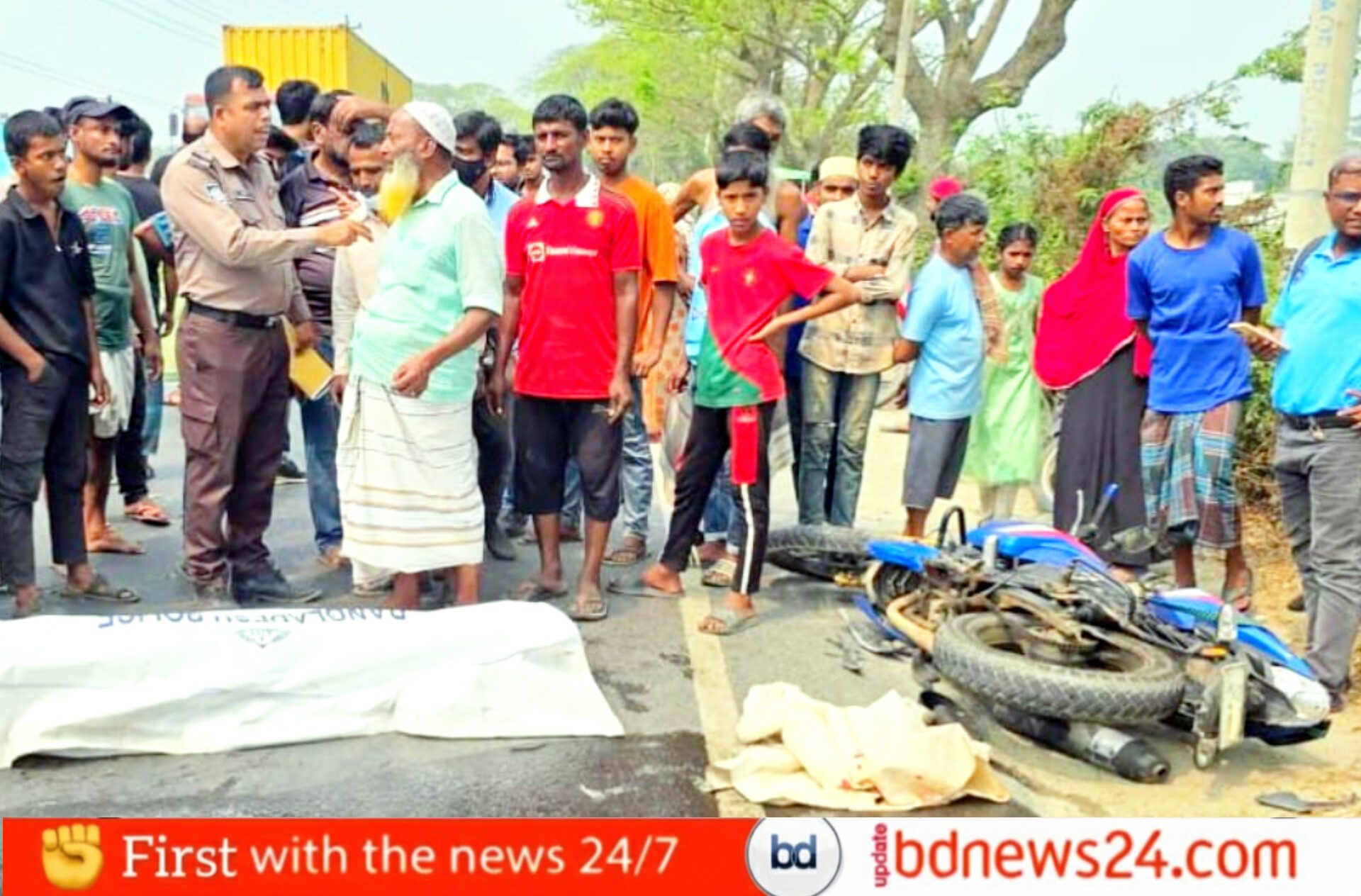 কুমিল্লায় যাত্রীবাহি বাসচাপায় মোটরসাইকেল চালক নিহত
