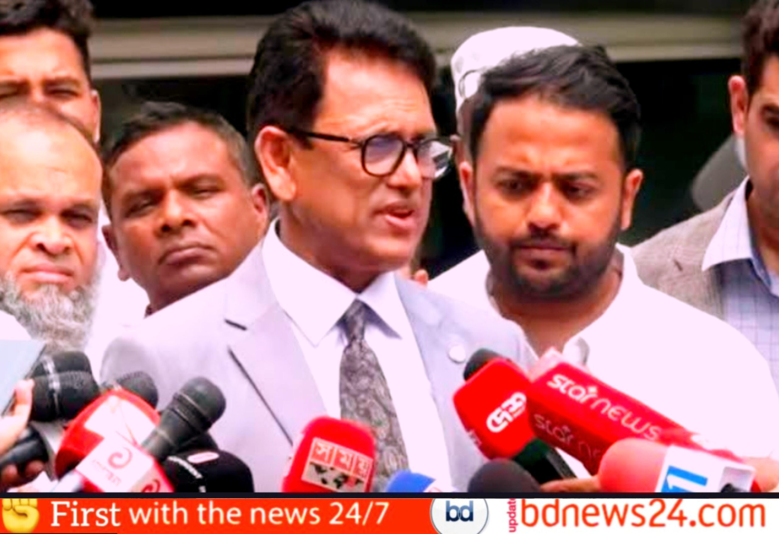 বাংলাদেশে সপ্তাহে ৬ দিন ক্লাসের পরিকল্পনা: অনলাইন ও অফলাইন পদ্ধতির সমন্বয়ে নতুন মডেল