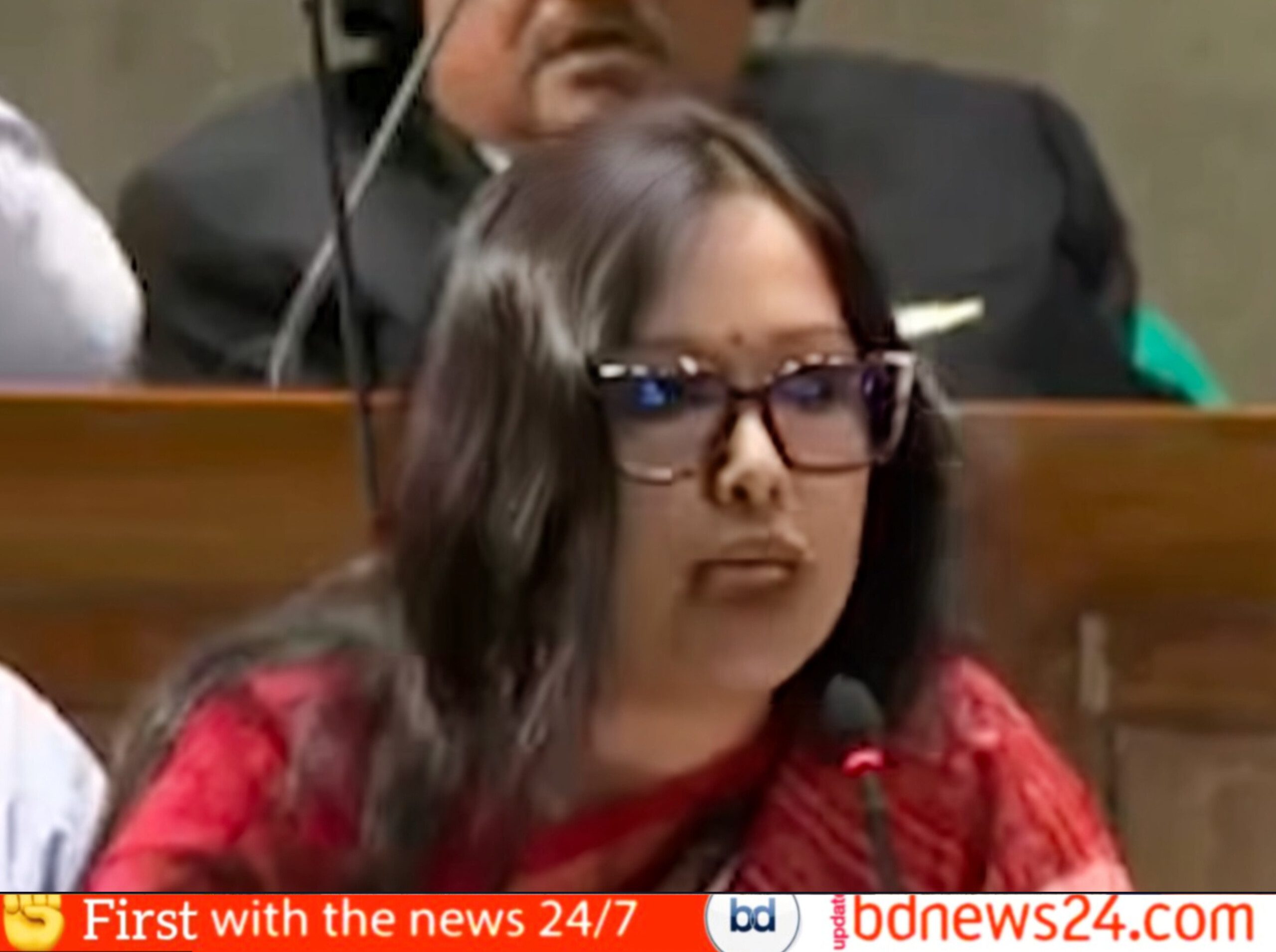 নির্বাচন না দিয়ে কেন দলীয় প্রশাসক নিয়োগ সংসদে সরকারের কঠোর সমালোচনা রুমিন ফারহানার