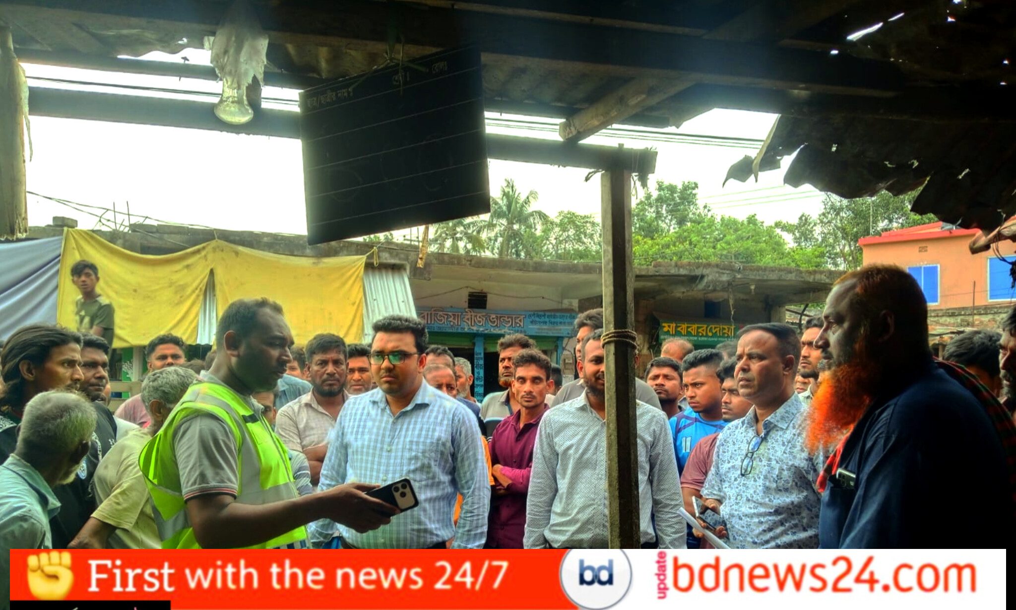 কোটচাঁদপুর বাজারে বাছুরসহ গাভী জবাই মাংস ব্যবসায়ীর অর্থদণ্ড