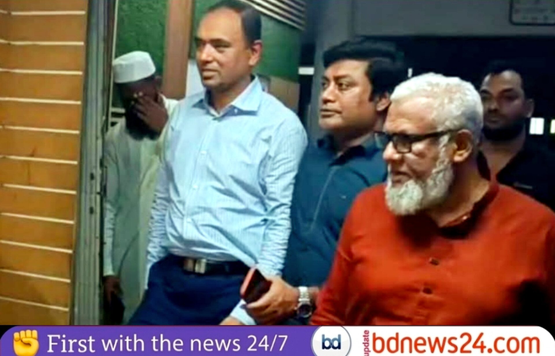 কুমিল্লায় বিক্ষোভের মুখে ১২ ঘণ্টা পর থানা থেকে মুক্ত বিএনপি নেতা রেজাউল কাইয়ুম